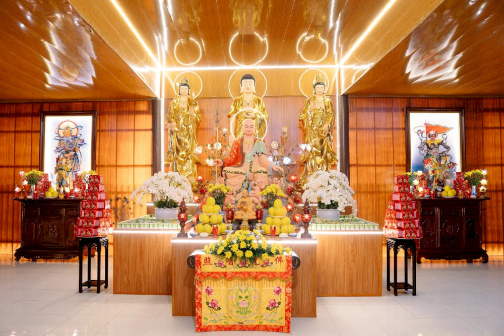 Không gian thờ tự linh thiêng, trang trọng